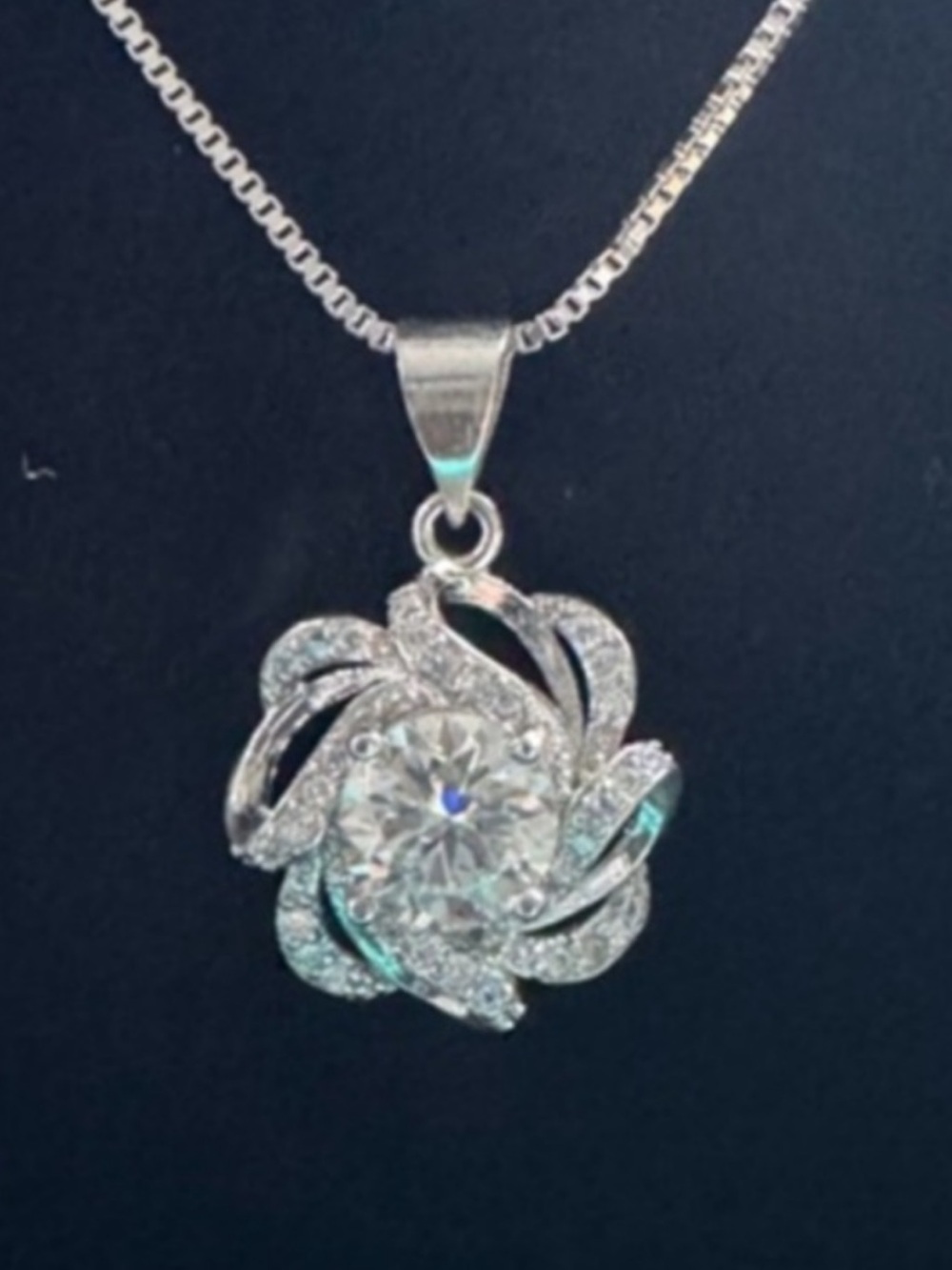 Stunning Moissanite flower necklace set in 925 Sterling Silver